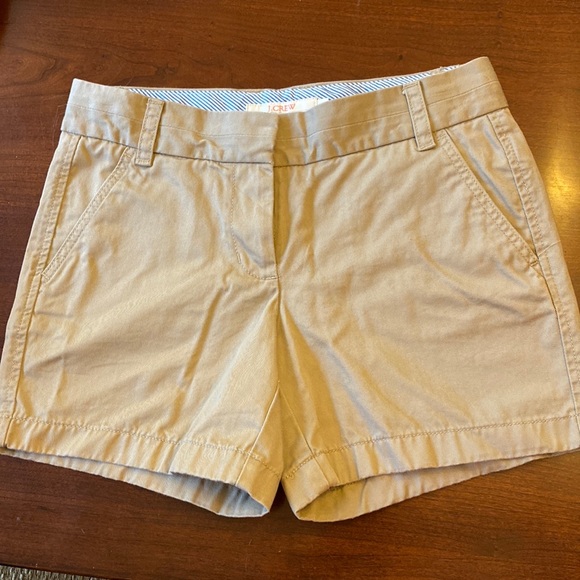 J. CREW shorts Women’s size 2 Chino Broken In Model. Khaki. EUC - Picture 1 of 8